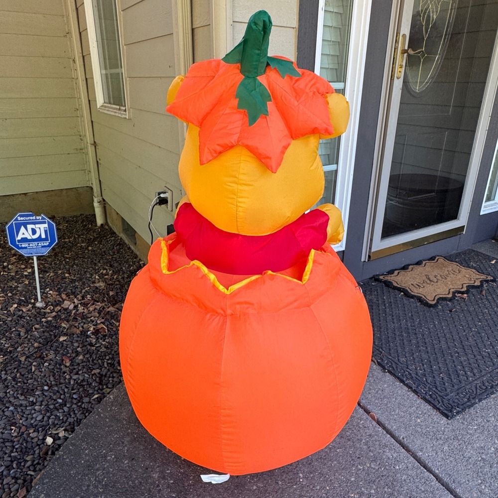Disney Pooh Gemmy Airblown Halloween Inflatable Pumpkin 4.5 ft - Picture 3 of 4